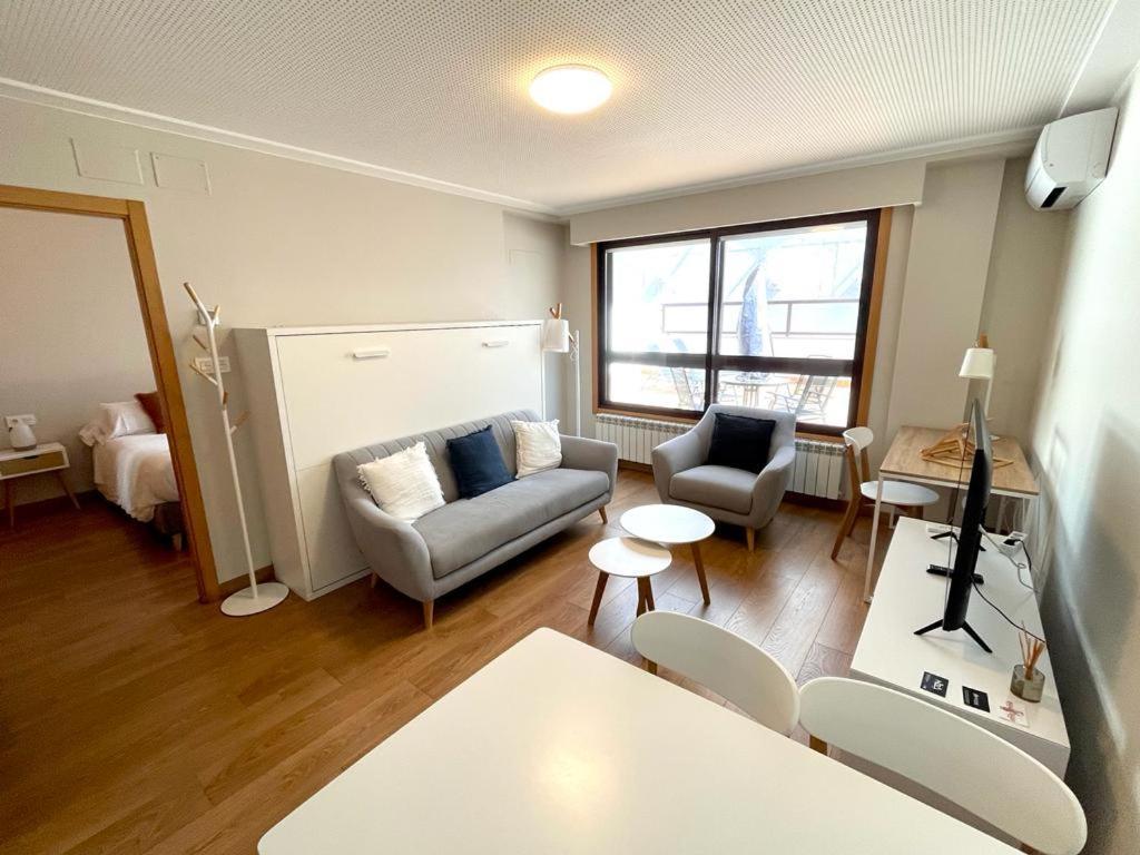 Estudio Centrico 2 Con Terraza Y Parking Privado Ourense
